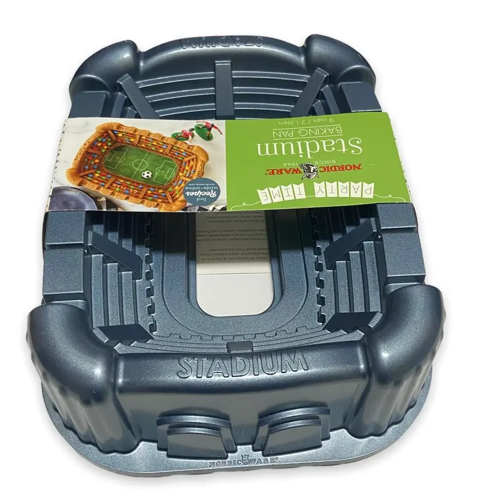 Nordic‎ Ware Cast Aluminum Stadium Bundt Cake Pan NEW Mold